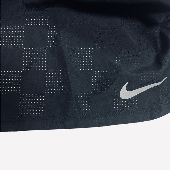 Nike Women's Crew Shorts Black Perforated Woven Fabric Size 2XL - Picture 8 of 10
